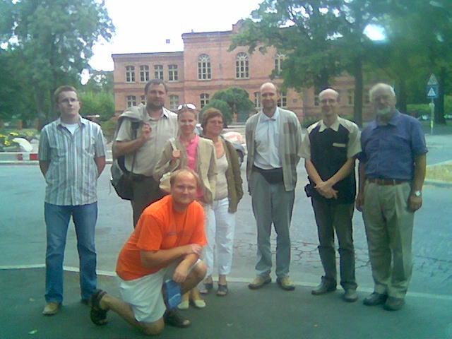 Villem Reimani Kolleegiumi 4. aastapäeva tähistamine Pärnus 28. juulil 2006. Seltskonnas ka kollegiumiga 2006. aastal liitunud Tarvo Siilaberg (vasakult esimene).