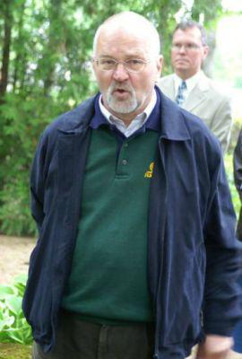 Eesti on saanud viimasel ajal etteheited liigse mineviku meenutamise pärast, kuid just oma ajalookogemusi ühiskonna arenguks kasutades saadaks meid edu. Maameheliku kehakinnituse järel jätkus päev Eesti Rahva Muuseumi Näitusemaja juhataja Kristjan Raba juhatamisel